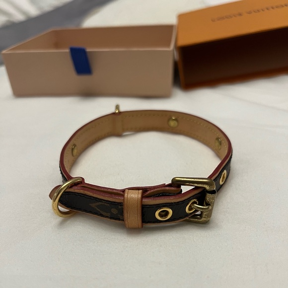 Louis Vuitton Dog Collar - Picture 5 of 12